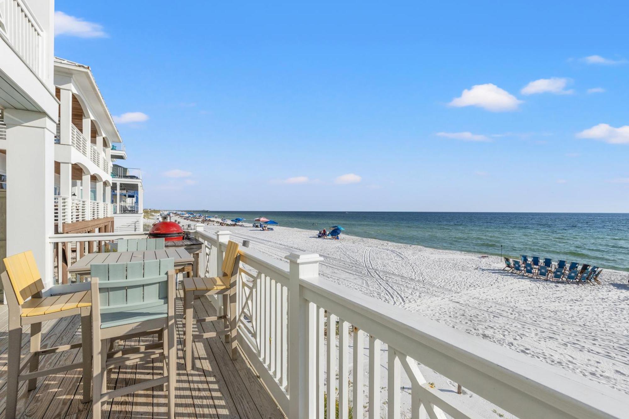 Pineapple Paradise! 6br 7ba Beachfront House! Private Pool! Grill! Sleeps 16!