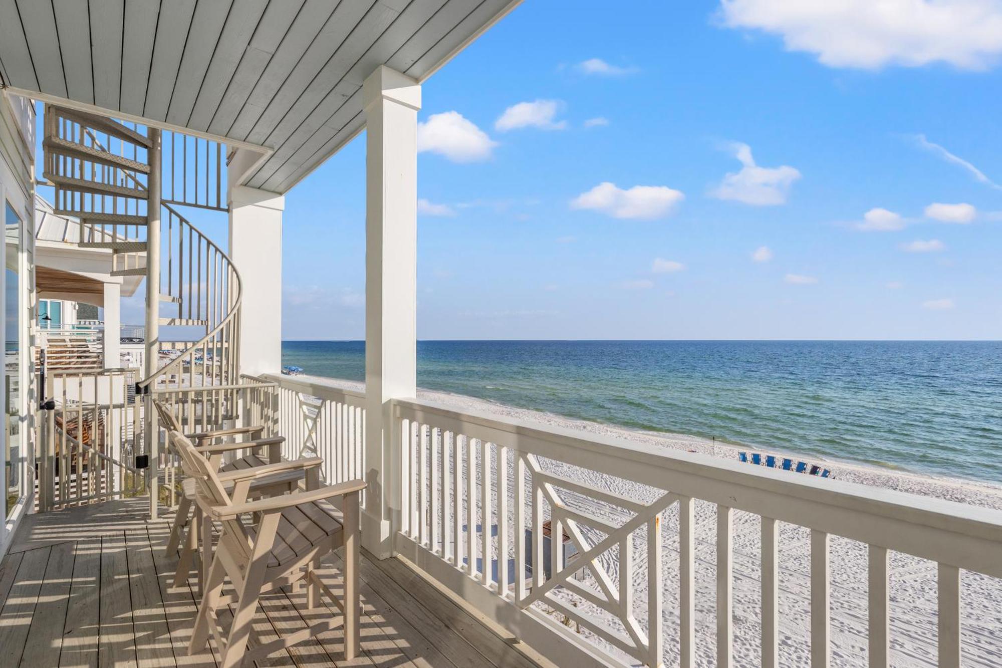 Holiday home Pineapple Paradise! 6br 7ba Beachfront House! Private Pool! Grill! Sleeps 16!