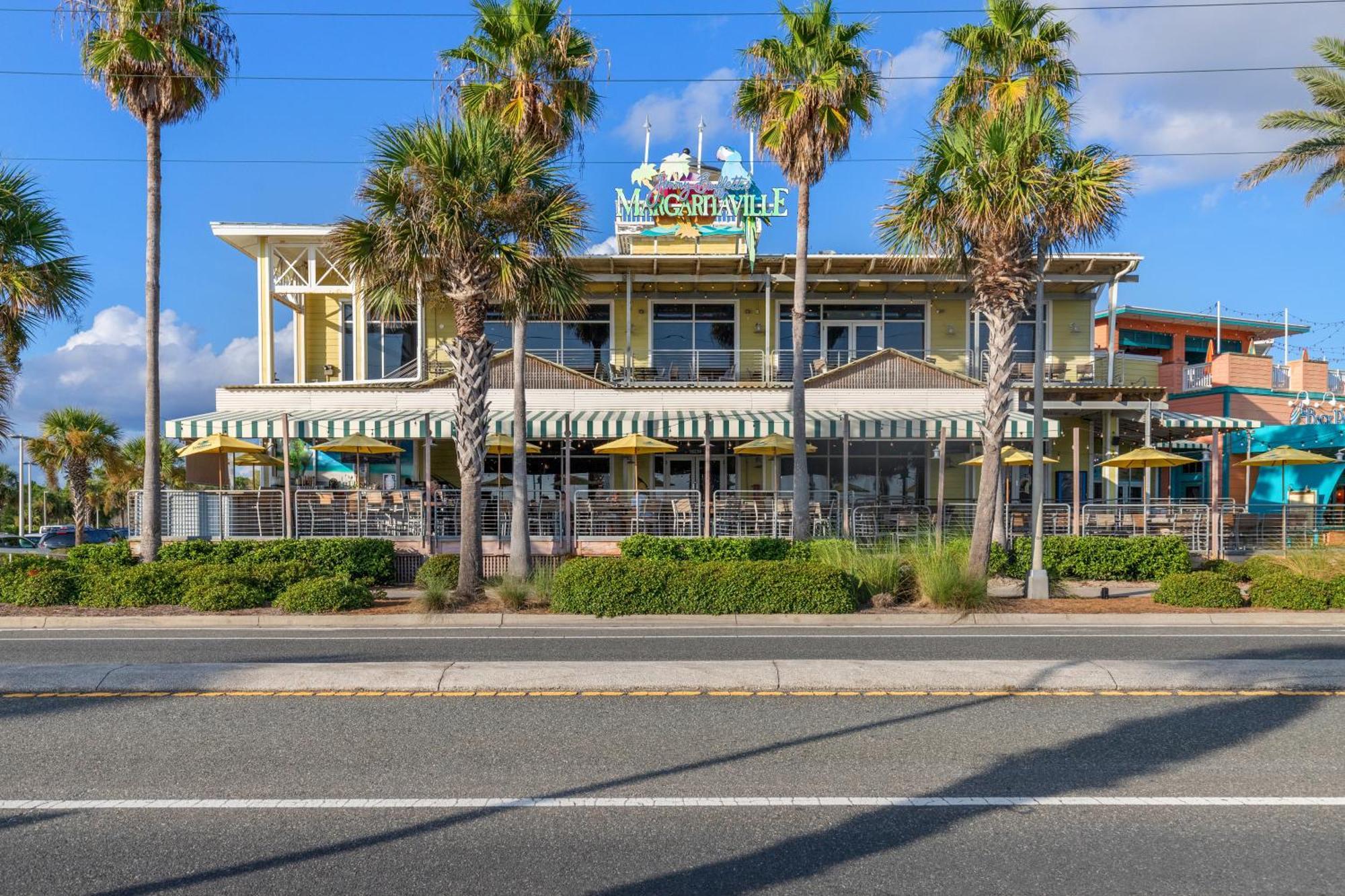 Holiday home Pineapple Paradise! 6br 7ba Beachfront House! Private Pool! Grill! Sleeps 16!