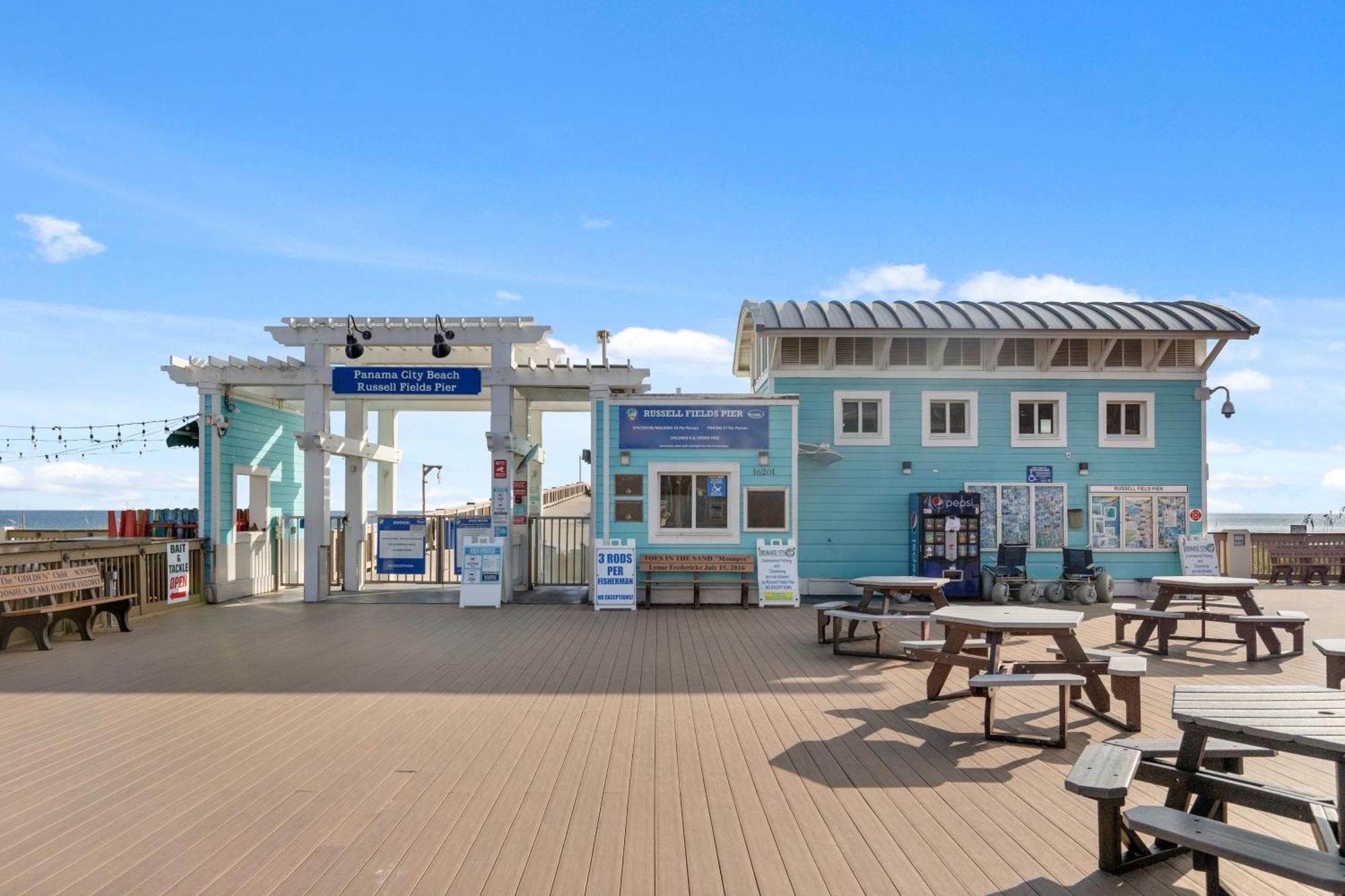 Holiday home Pineapple Paradise! 6br 7ba Beachfront House! Private Pool! Grill! Sleeps 16! *